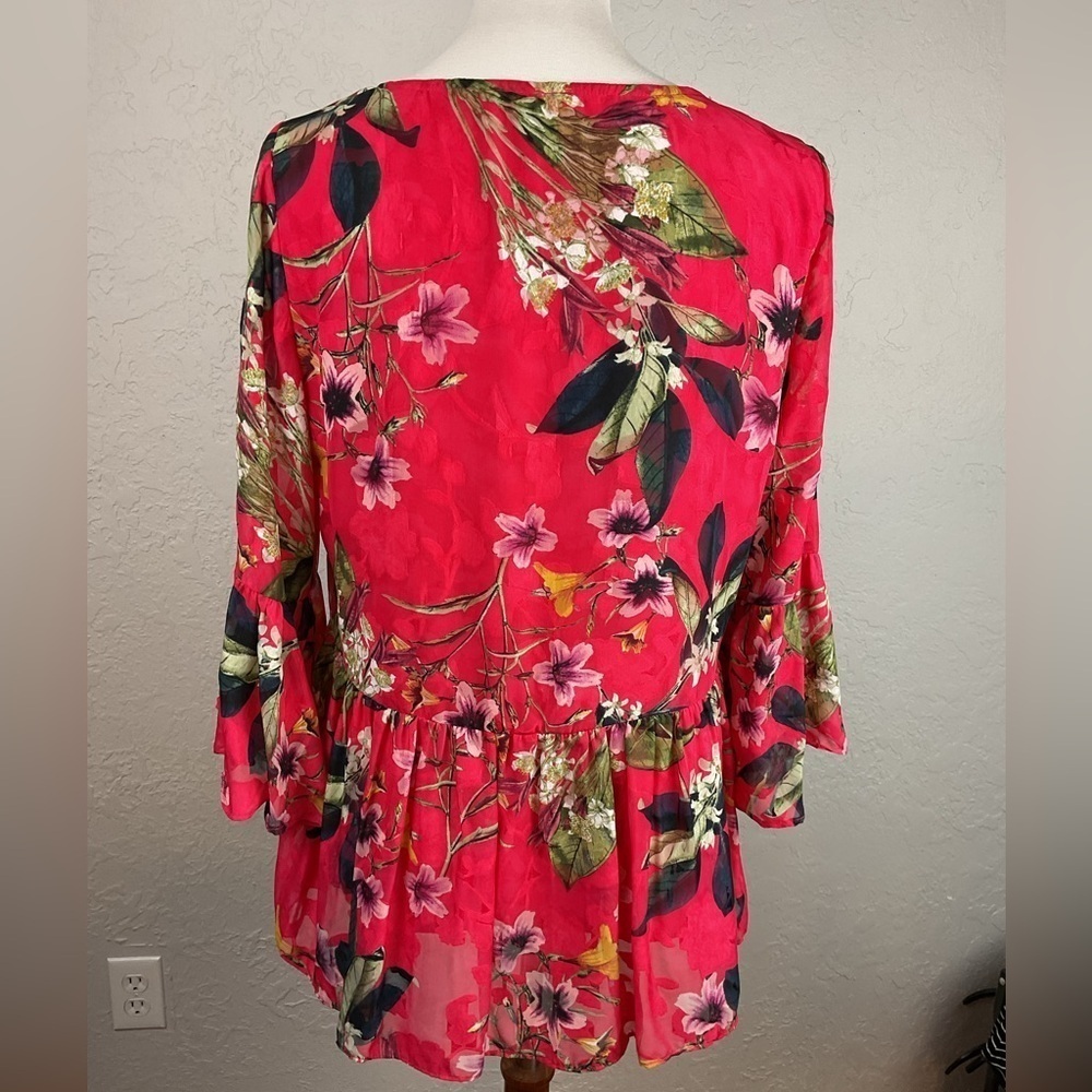 Women’s Cupid Hot Pink Bell Sleeve Babydoll Floral Top Size Medium - Picture 7 of 10